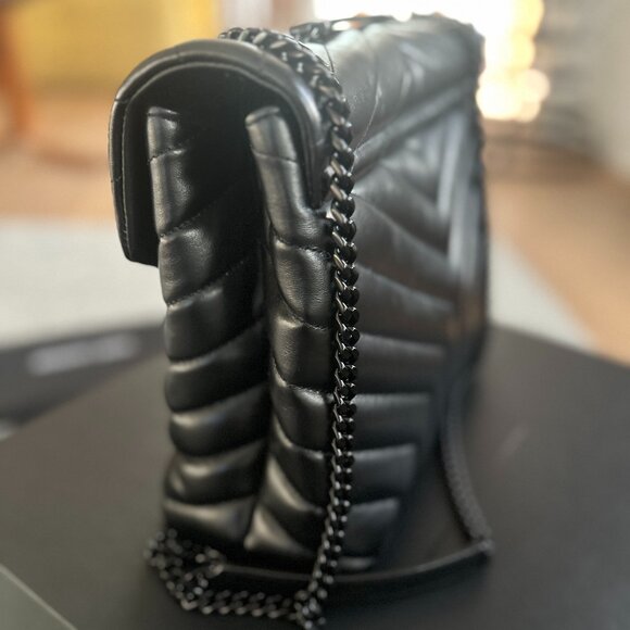 Saint Laurent Matelassé Leather Shoulder Bag (Black, Large) - Authentic - Picture 4 of 11